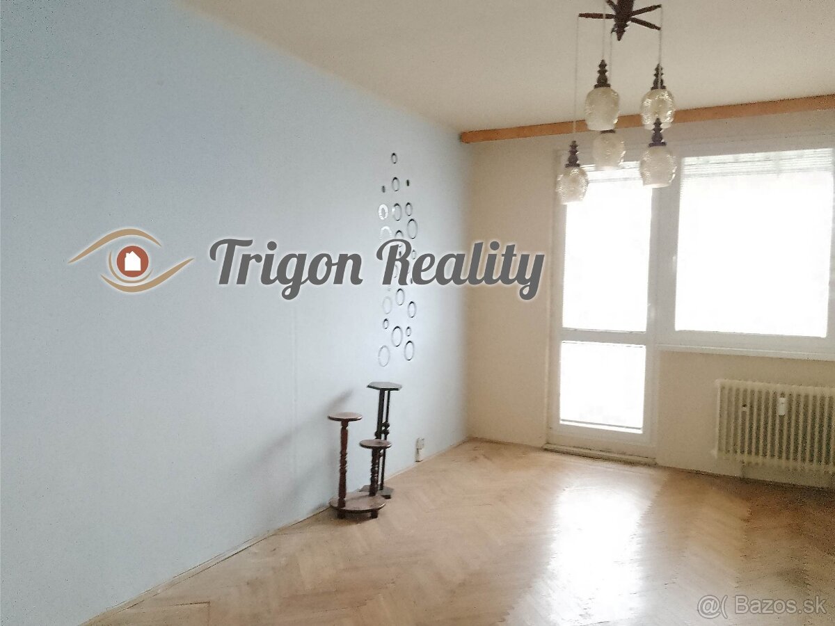 Veľký dvojizbový byt KOMENSKÉHO - balkón