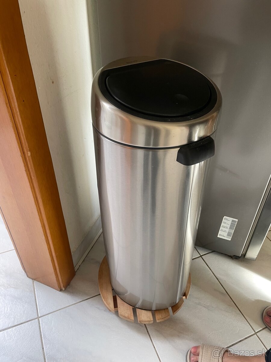 Smetný kôš nerezový