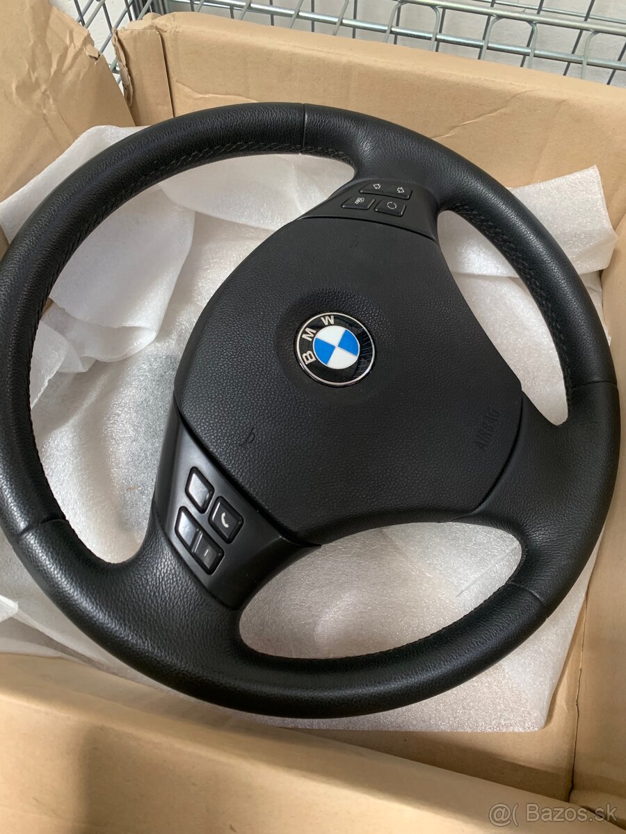 Predam volant z multifunkciou e92 e90 e91 e87 e82