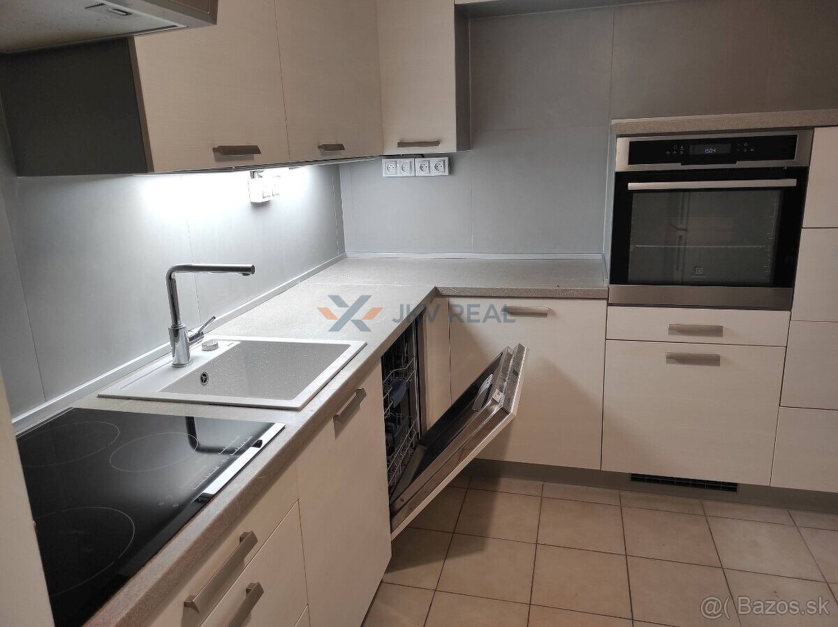 3-izbový byt s balkónom – Devínska Nová Ves, Uhrovecká