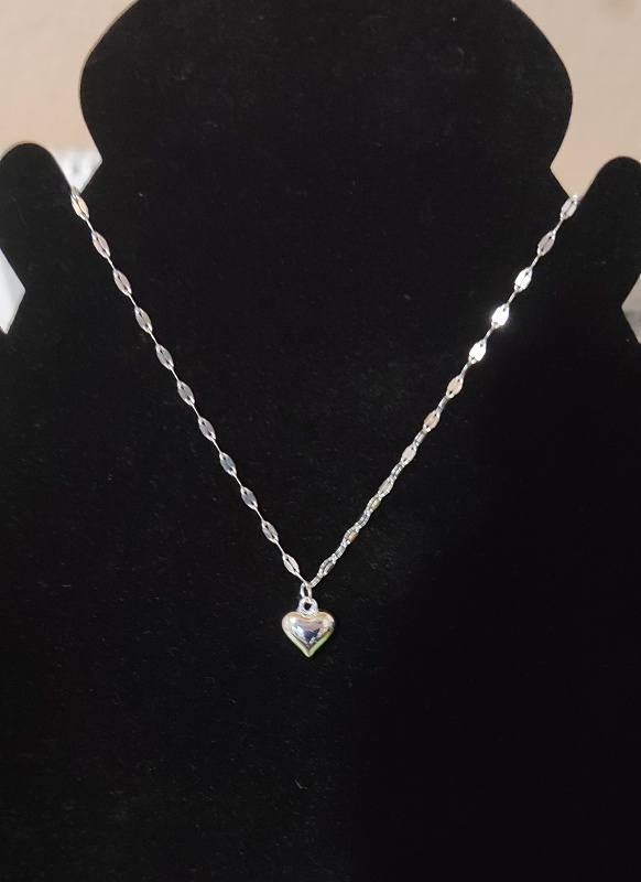 jemná strieborná retiazka