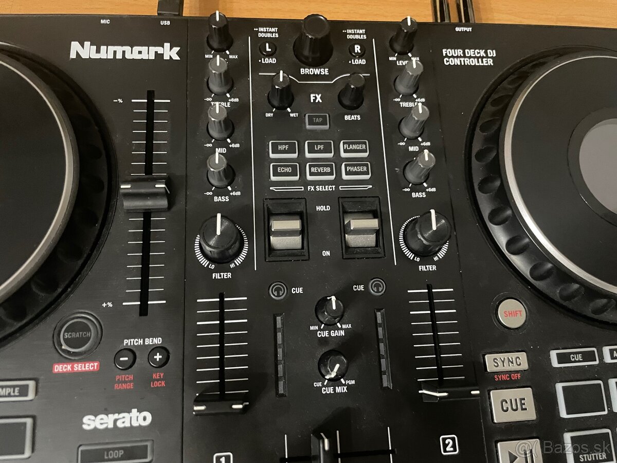 Numark mixtrack Platinum FX