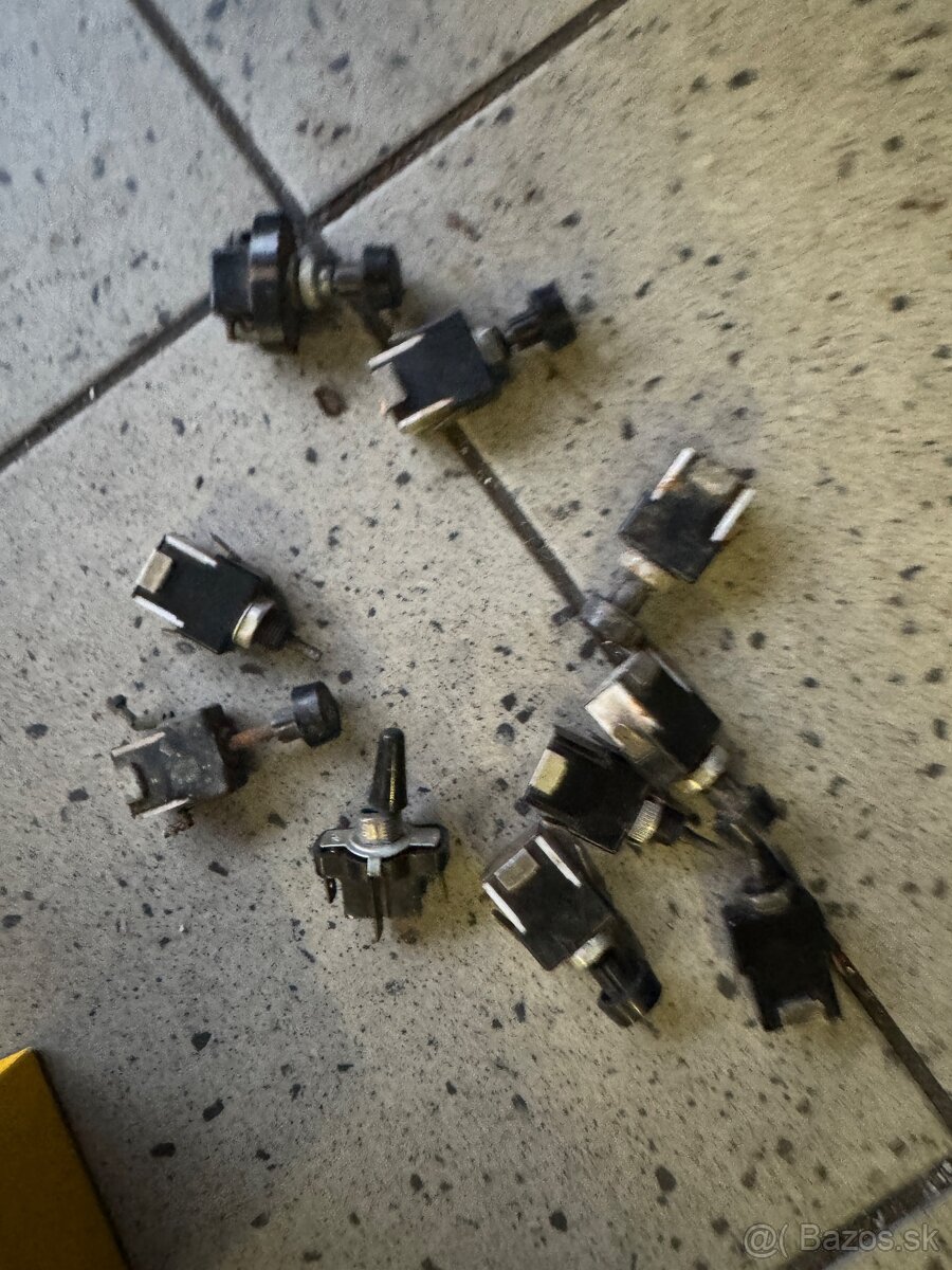 Skoda, Škoda 100, 110 R - vypinace