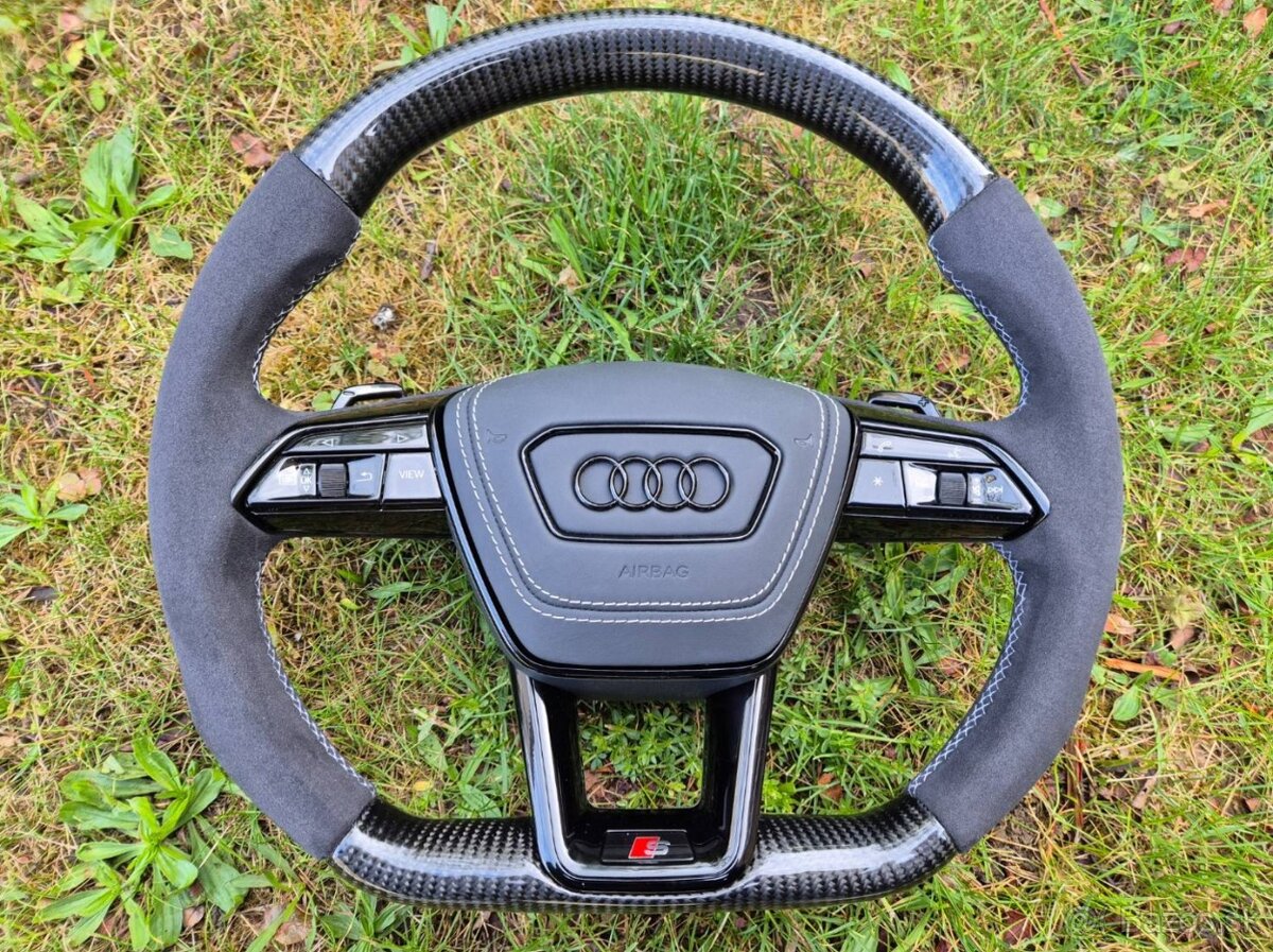 VOLANT AUDI KARBON ALKANTARA ČIERNY PREMIUM DEKOR + RS PADLA