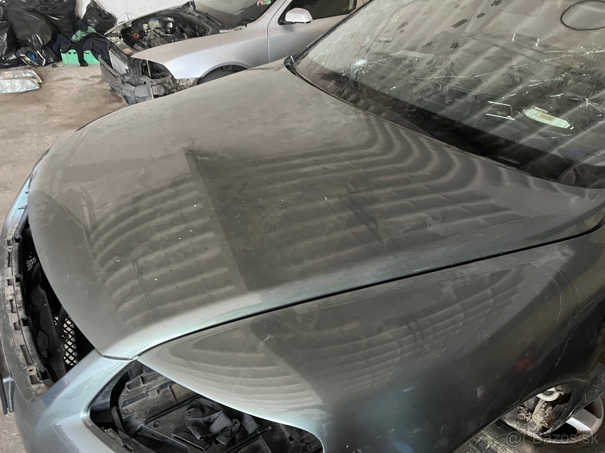 Kapota Vw Touareg 7L