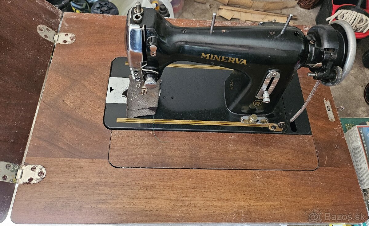 Šijací stroj MINERVA 122