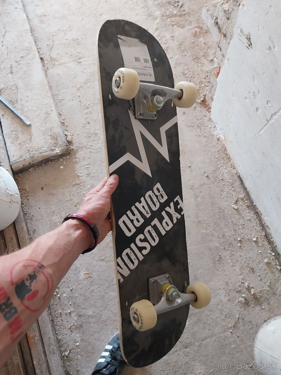 SKATEBORD