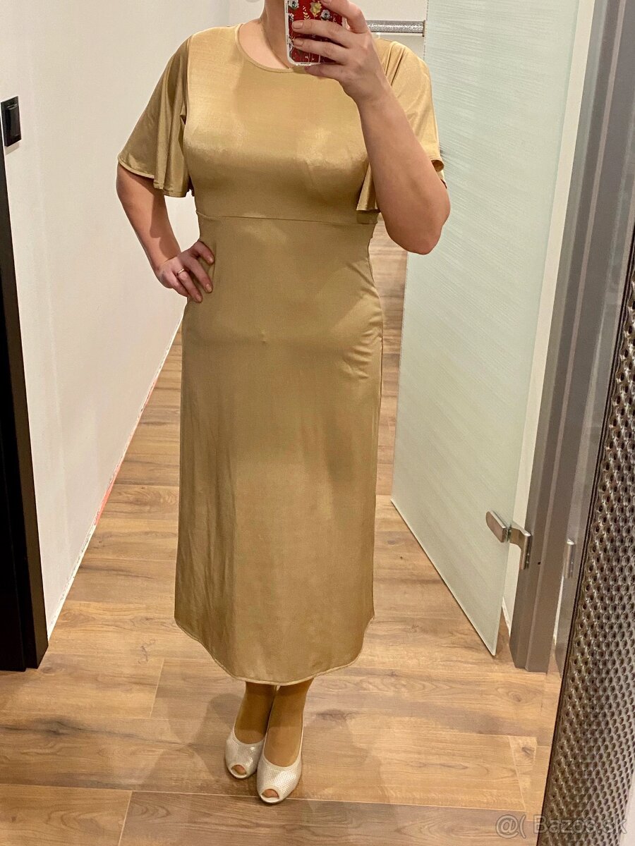 Zlaté šaty