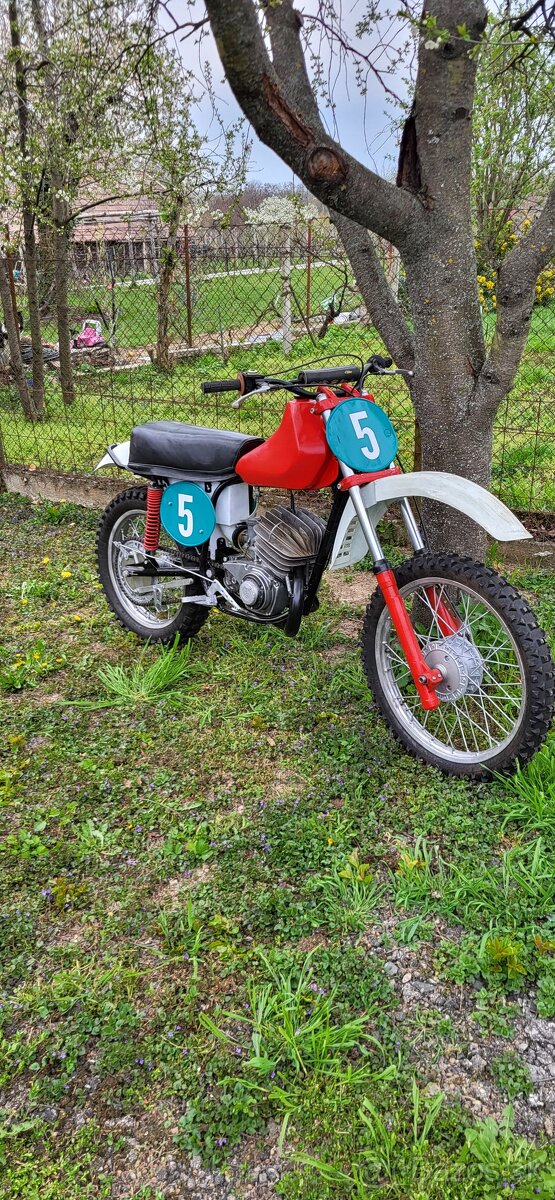 ČZ 250