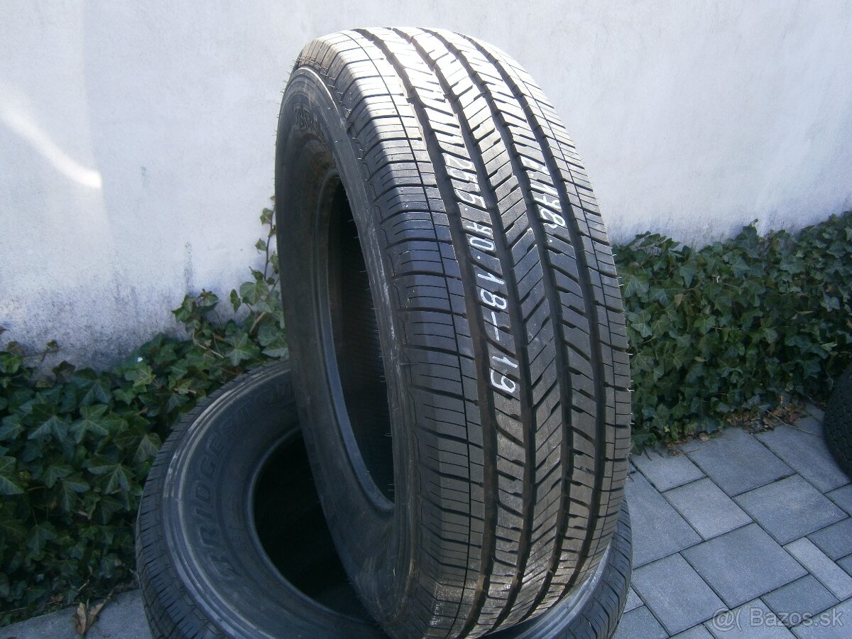 Predám 4x letné temer nové pneu BRIDGESTONE 255/70 R18 113T