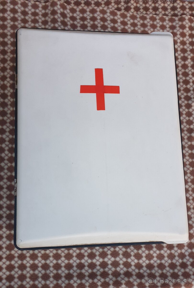 Retro lekárnička bakelit