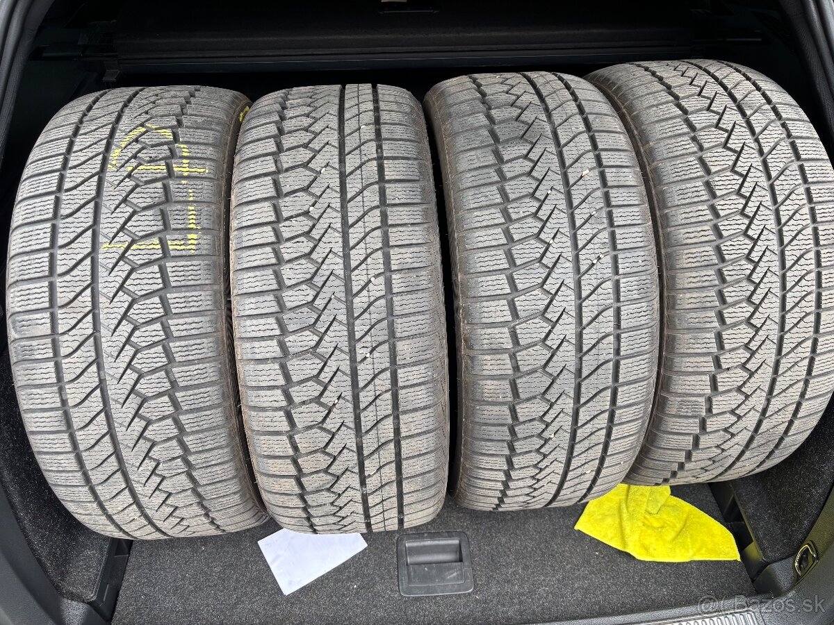 Zimné Gumy 235/40 R19 66V