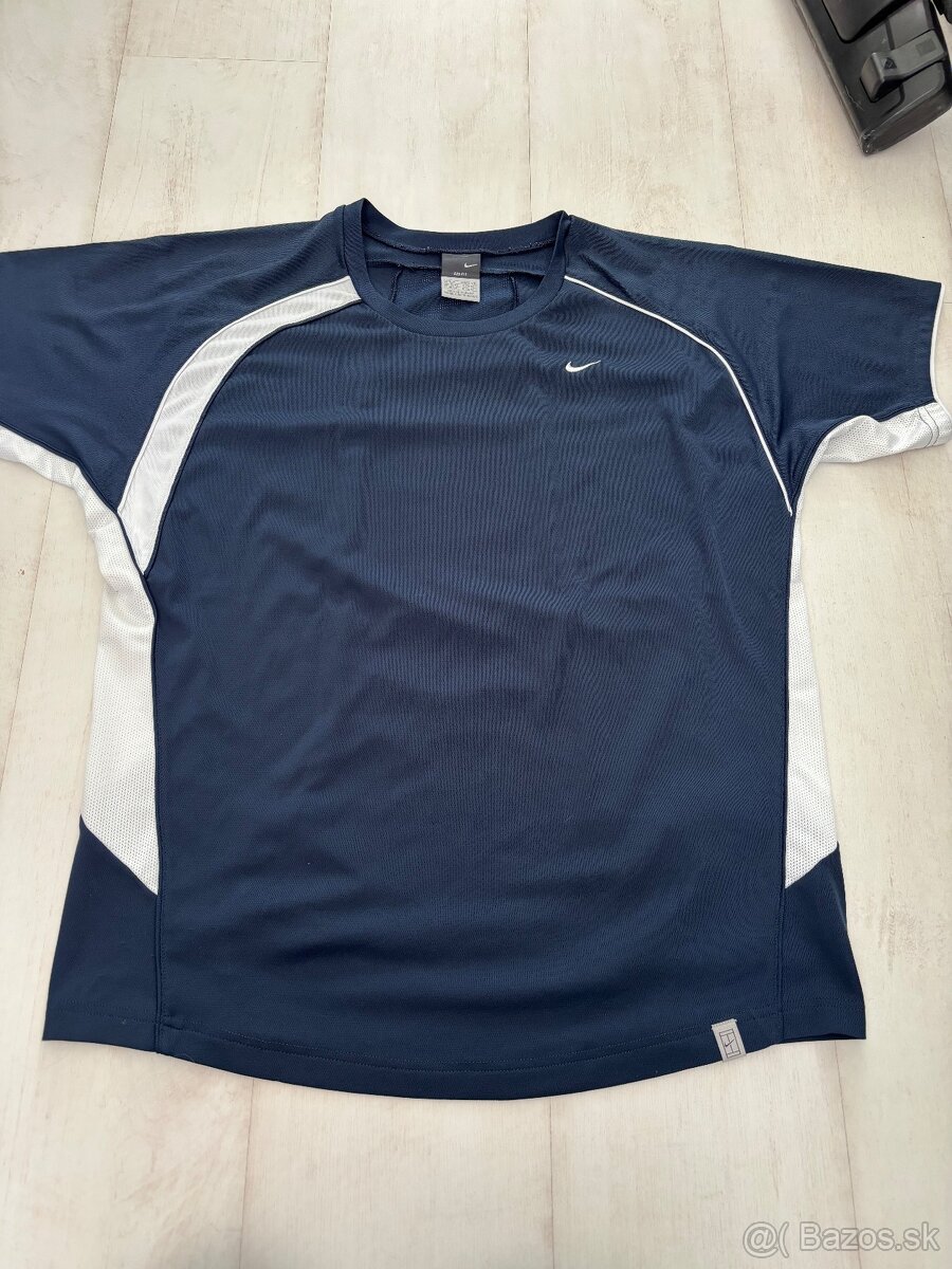 Pánske tričko tmavomodré zn. Nike