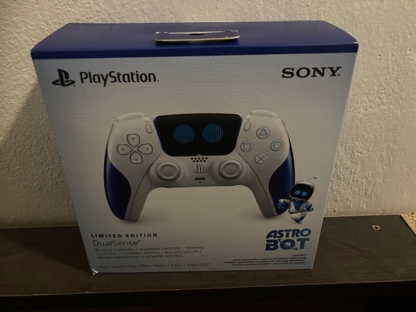 Predam joystick Astrobot dualsense na Playstation 5 novy