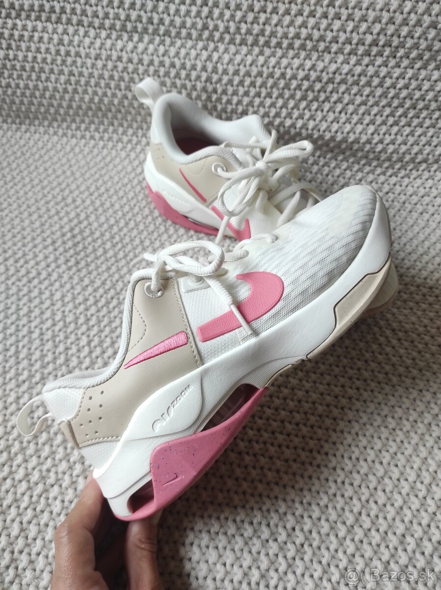 Dámské tréninkové boty Nike Zoom Bella 6 W bílé