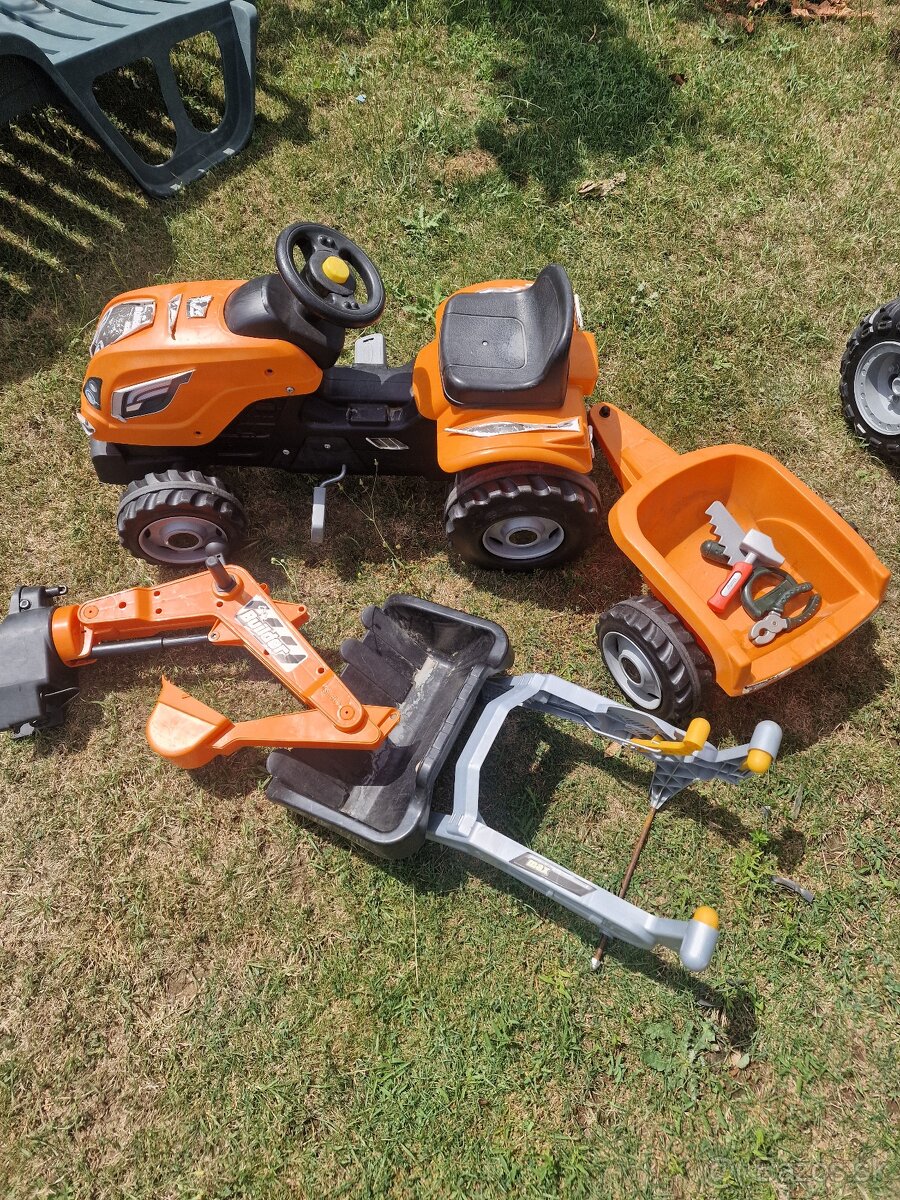 Detský traktor s vlečkou