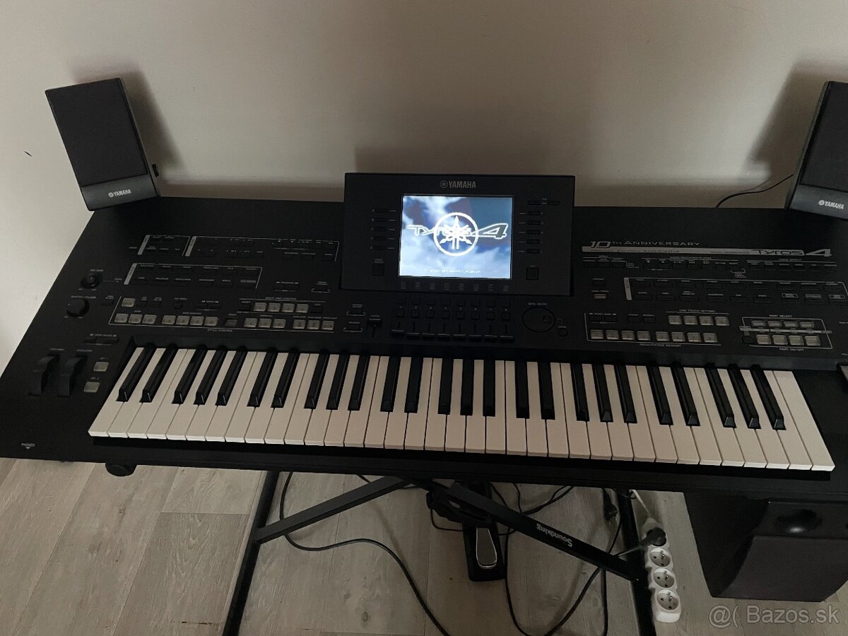 Tyros 4 special edition black