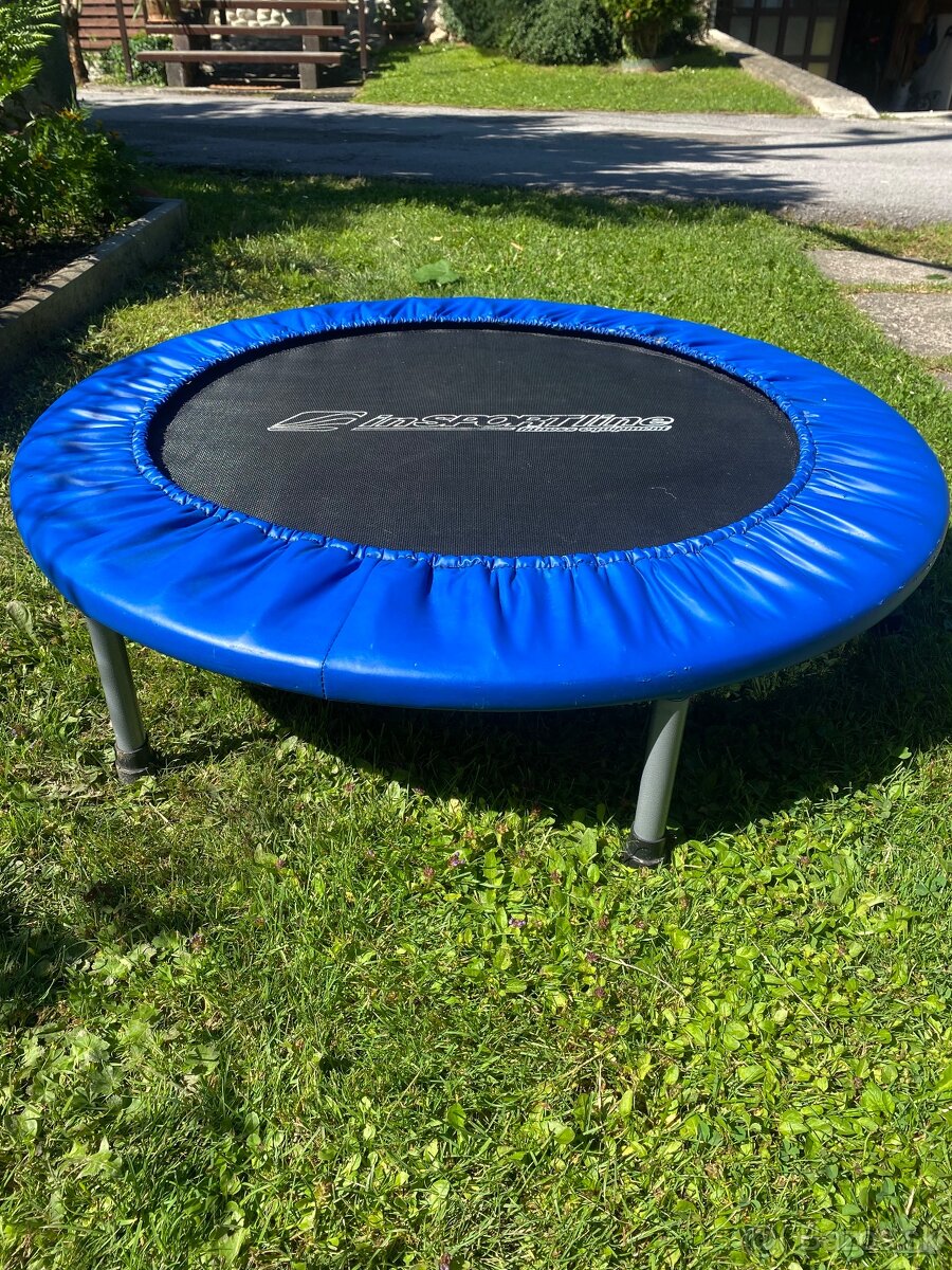 Trampolína