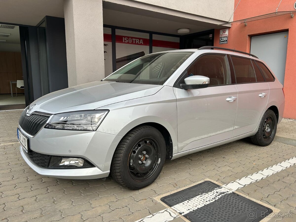 Fabia 1.0i 1. majitel najeto pouze 7290 Km