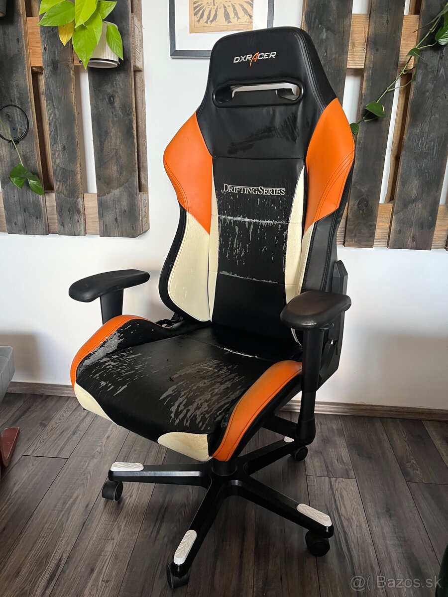 Herná stolička DX Raver Drifting Series ergonomická