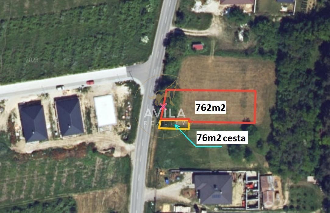 NA PREDAJ: stavebný pozemok 800m2 - Koplotovce