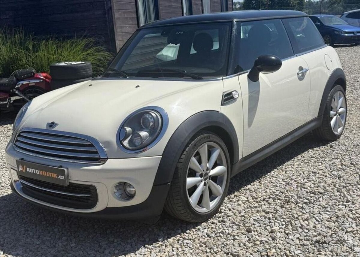 Mini Cooper 1,6 benzín automat 90 kw