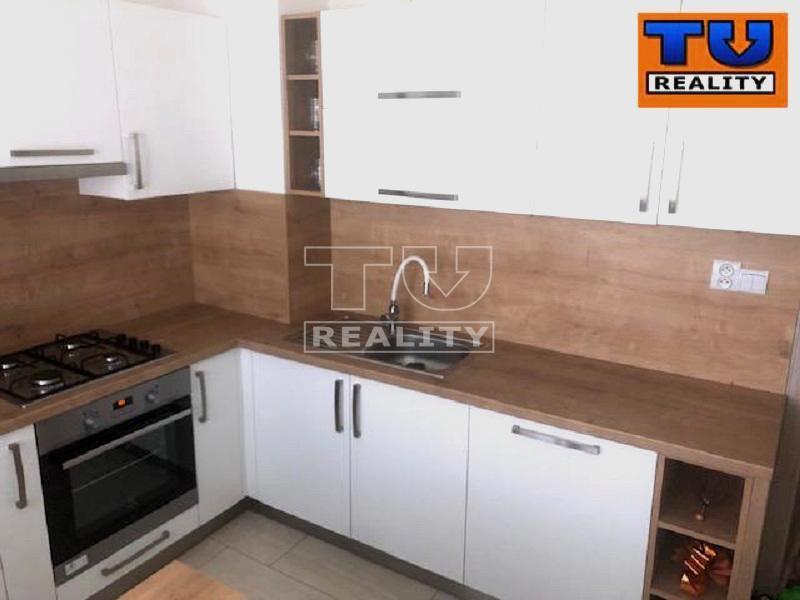 2 izbový kompletne zrekonštruovaný byt 53 m2 s loggiou –...