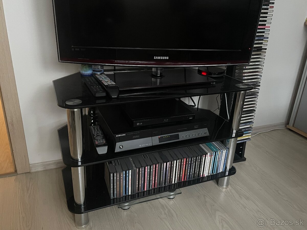 Stolik pod televizor