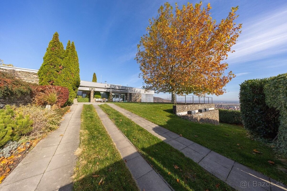 Exkluzívna VILA s panoramatickým výhľadom v Svätom Jure- 5