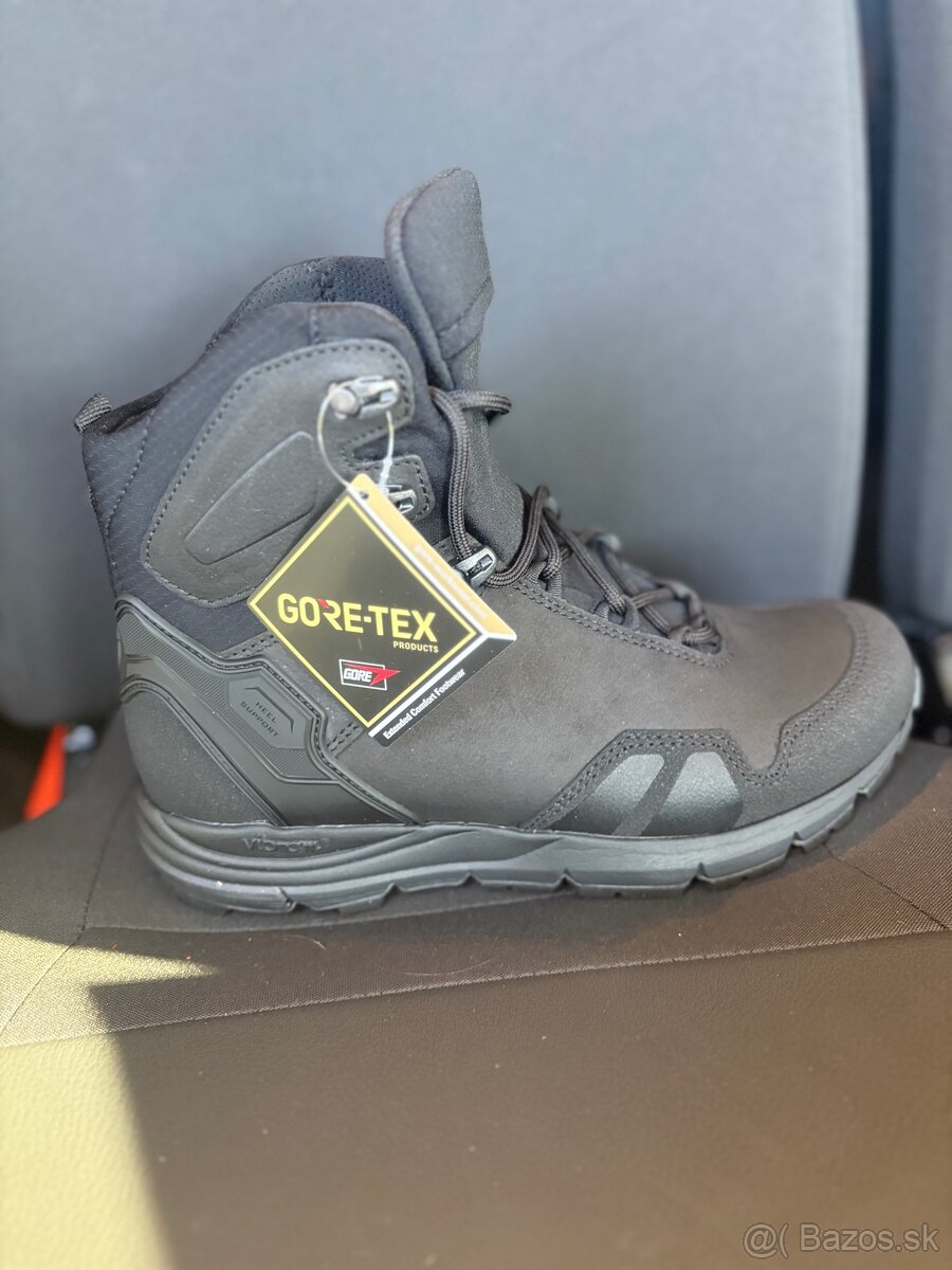 GORE-TEX topánky stredne vysoké