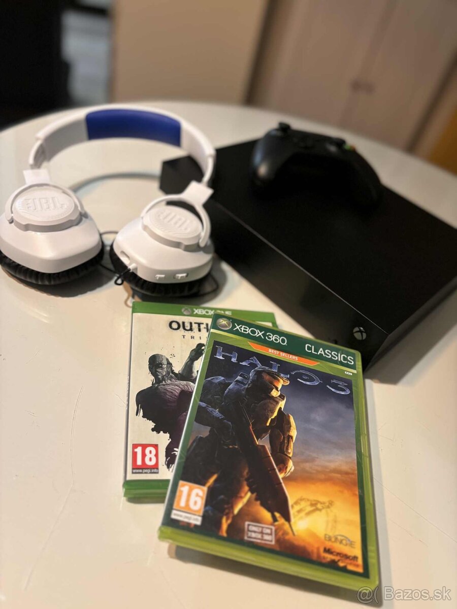 XBOX One X + ovládač a 2x hra