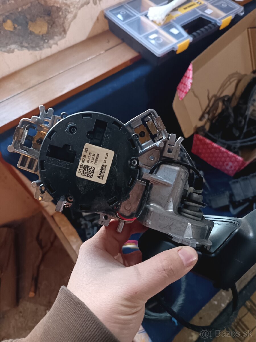 Predám Základ pre spetné zrkadlo 1Z1 Octavia 2