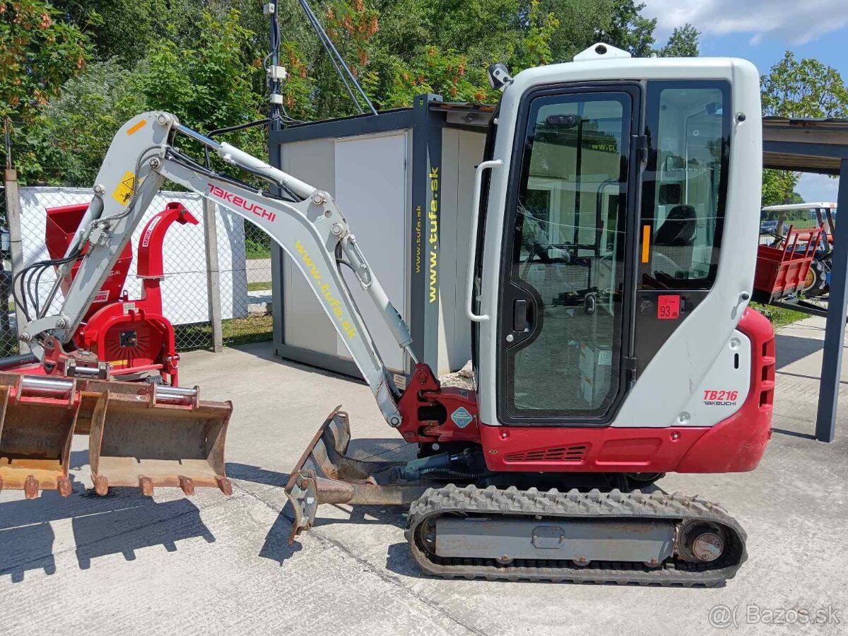 Minibager Takeuchi TB216