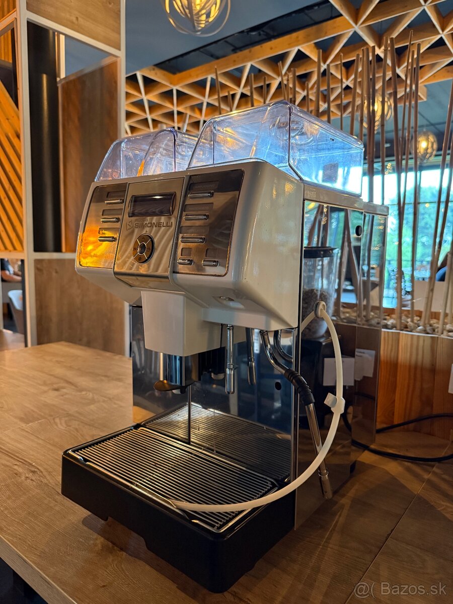 Kávovar Nuova Simonelli PRONTOBAR AD 2 – TOP STAV