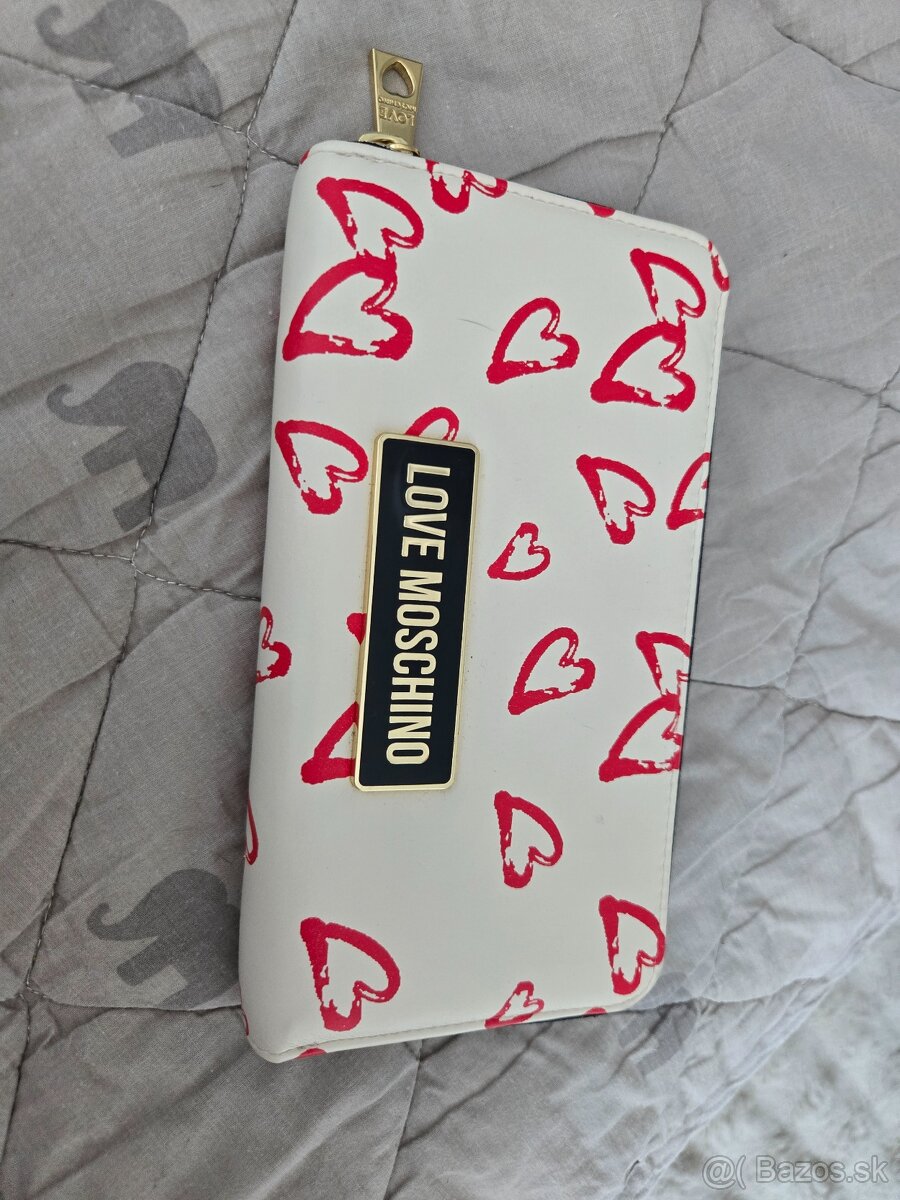 Peňaženka love moschino