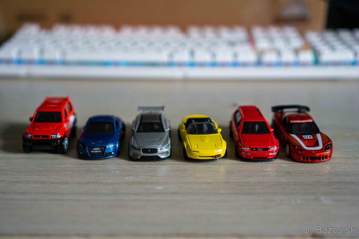 Rozbalene HotWheel autíčka