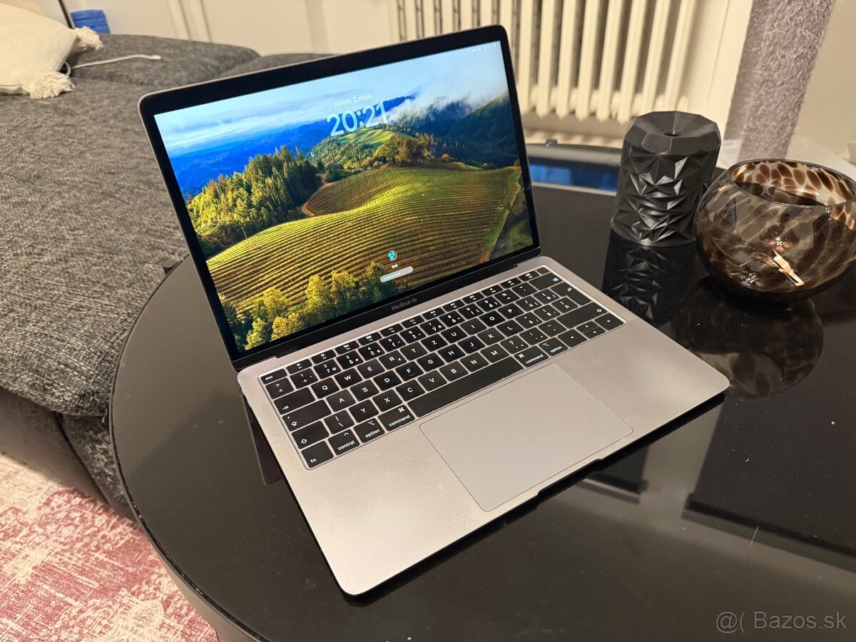 MacBook Air 2019 i5/16GB/256GB