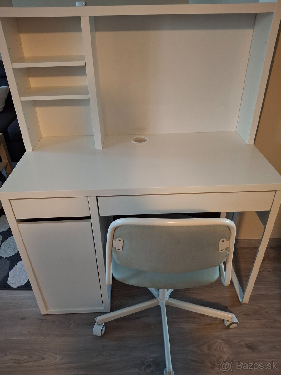 Detský písací stôl Ikea Micke so stoličkou