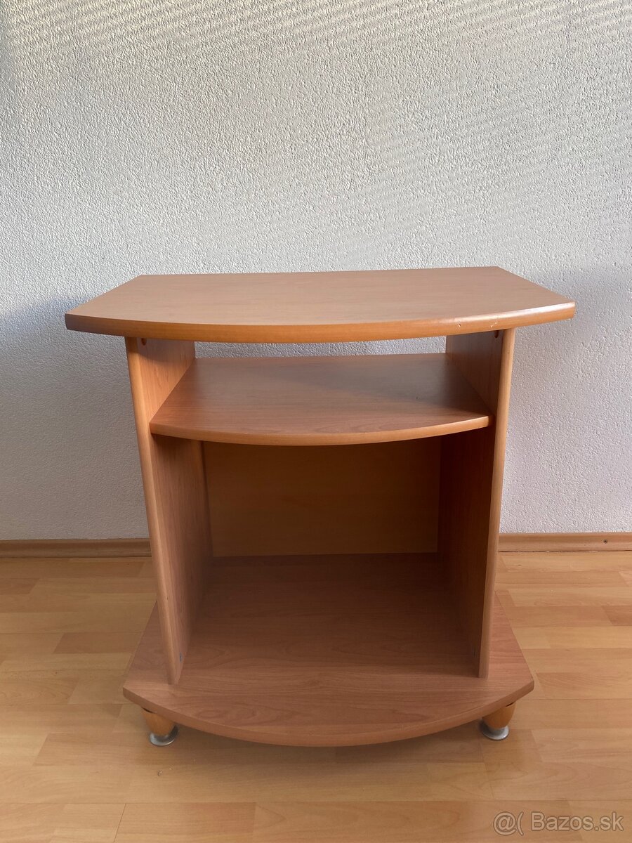 Stolík pod TV