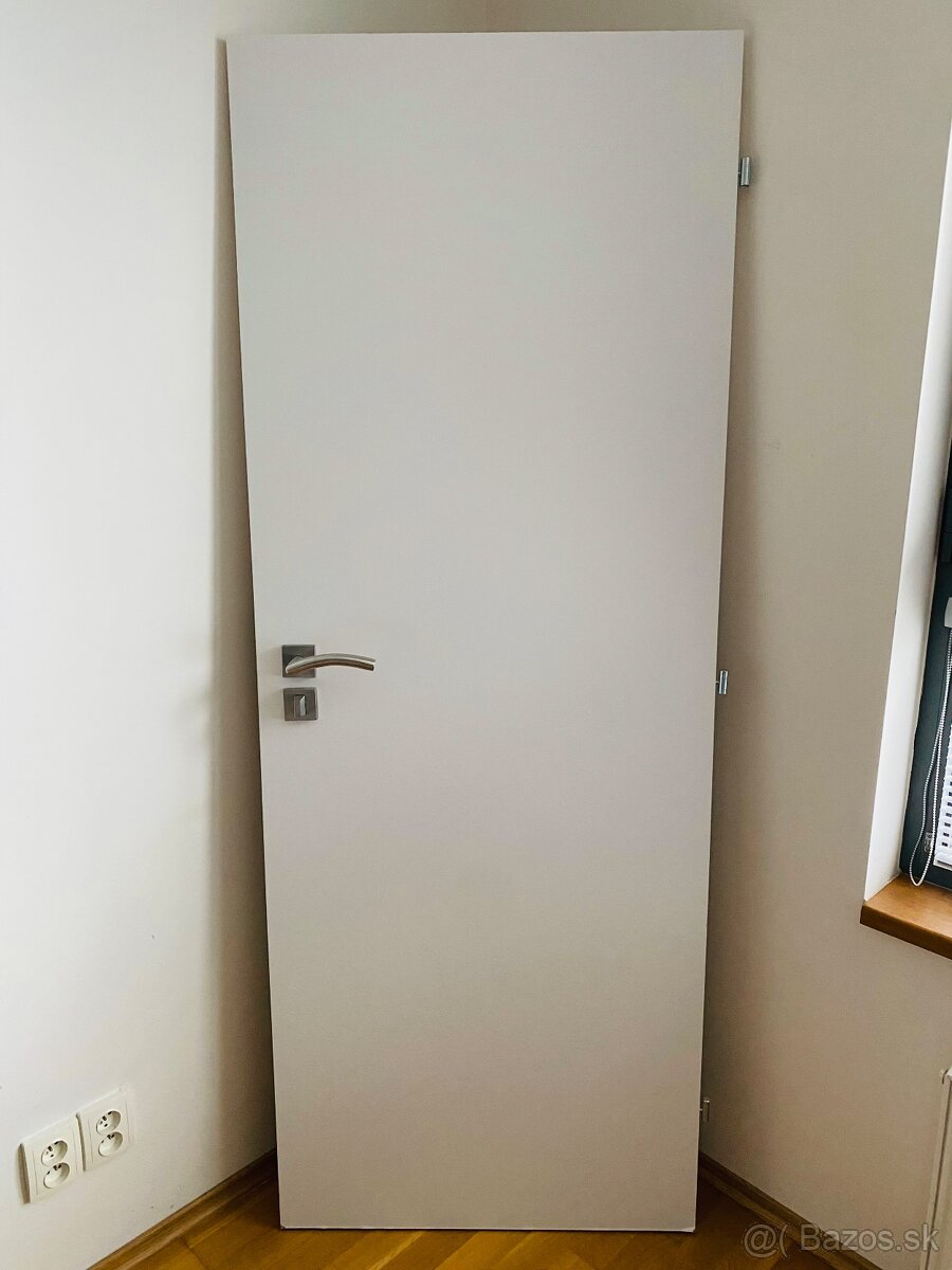 Interierove dvere + TUPAI klucka a kovanie (biele, 75 cm)
