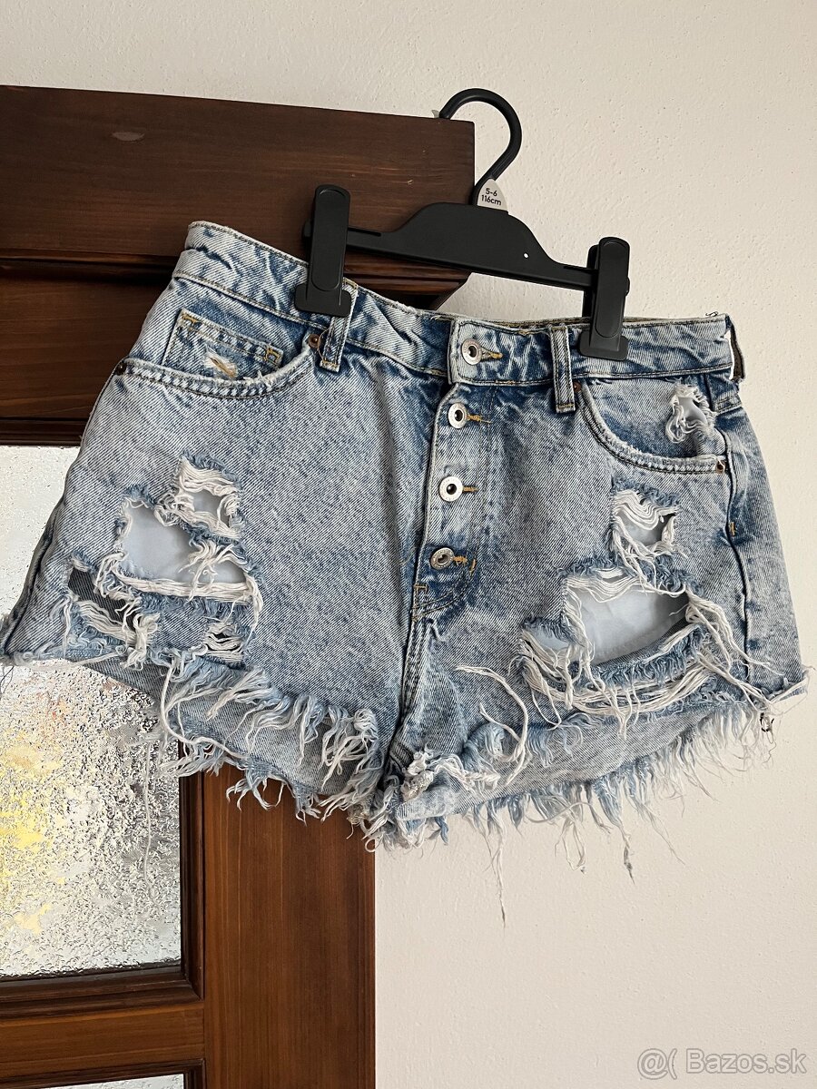 BERSHKA Riflové kraťasy č. 38