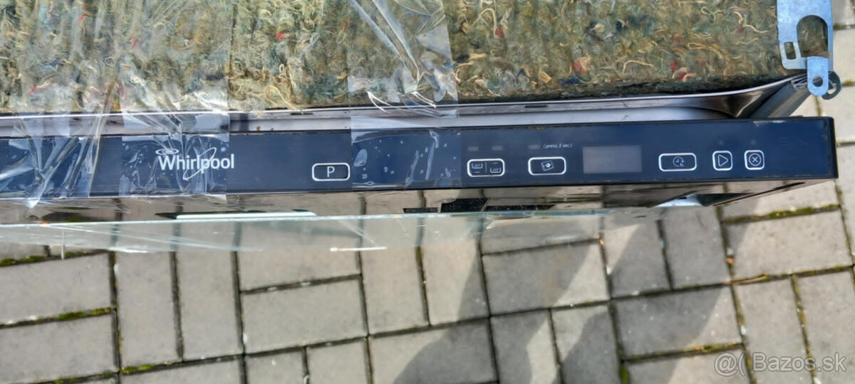 Vstavaná umývačka Whirpool 60 l.