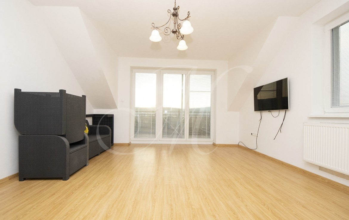 Prenájom  4 izbového bytu