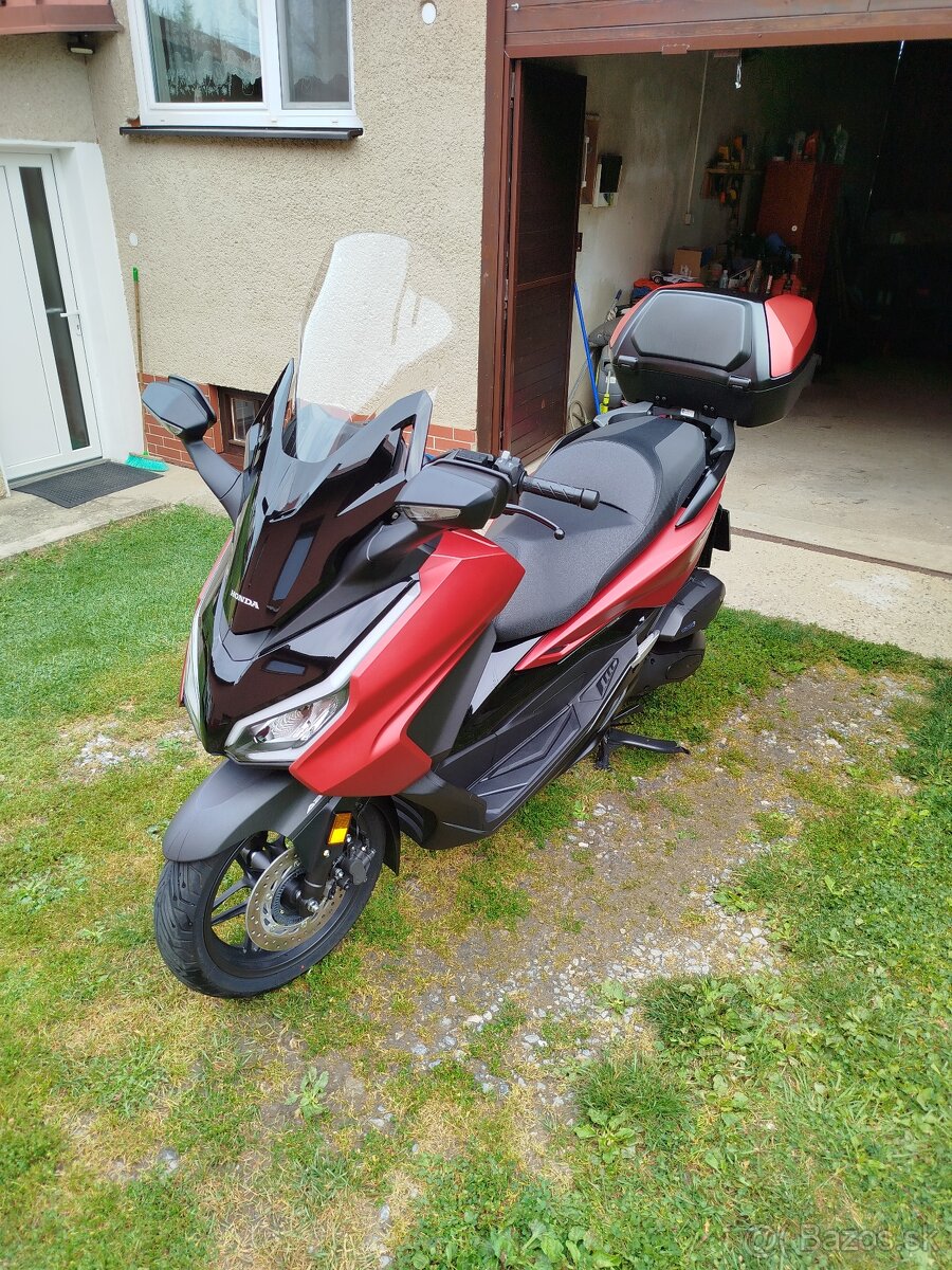 Honda Forza 125