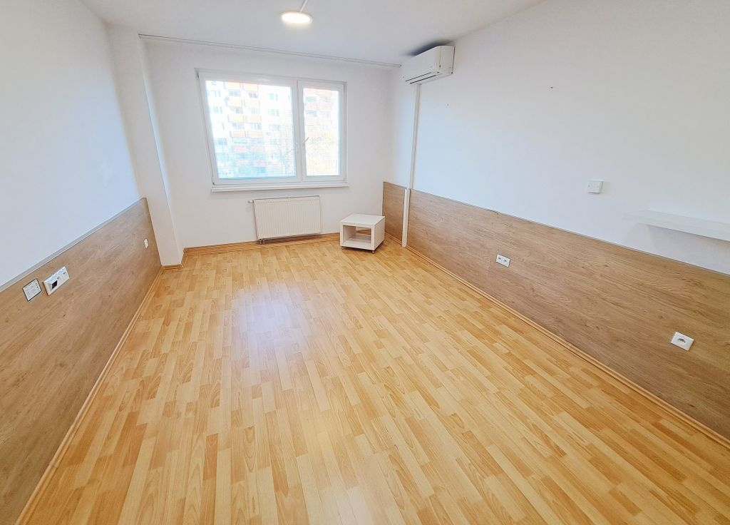 Prenájom dvojkancelárie (40 m2), Seberíniho ul., Ružinov