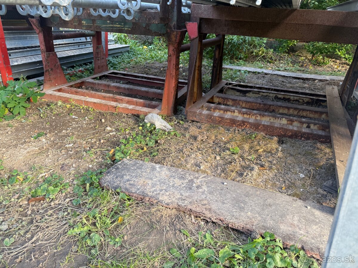 Kovová paleta , kovový kôš