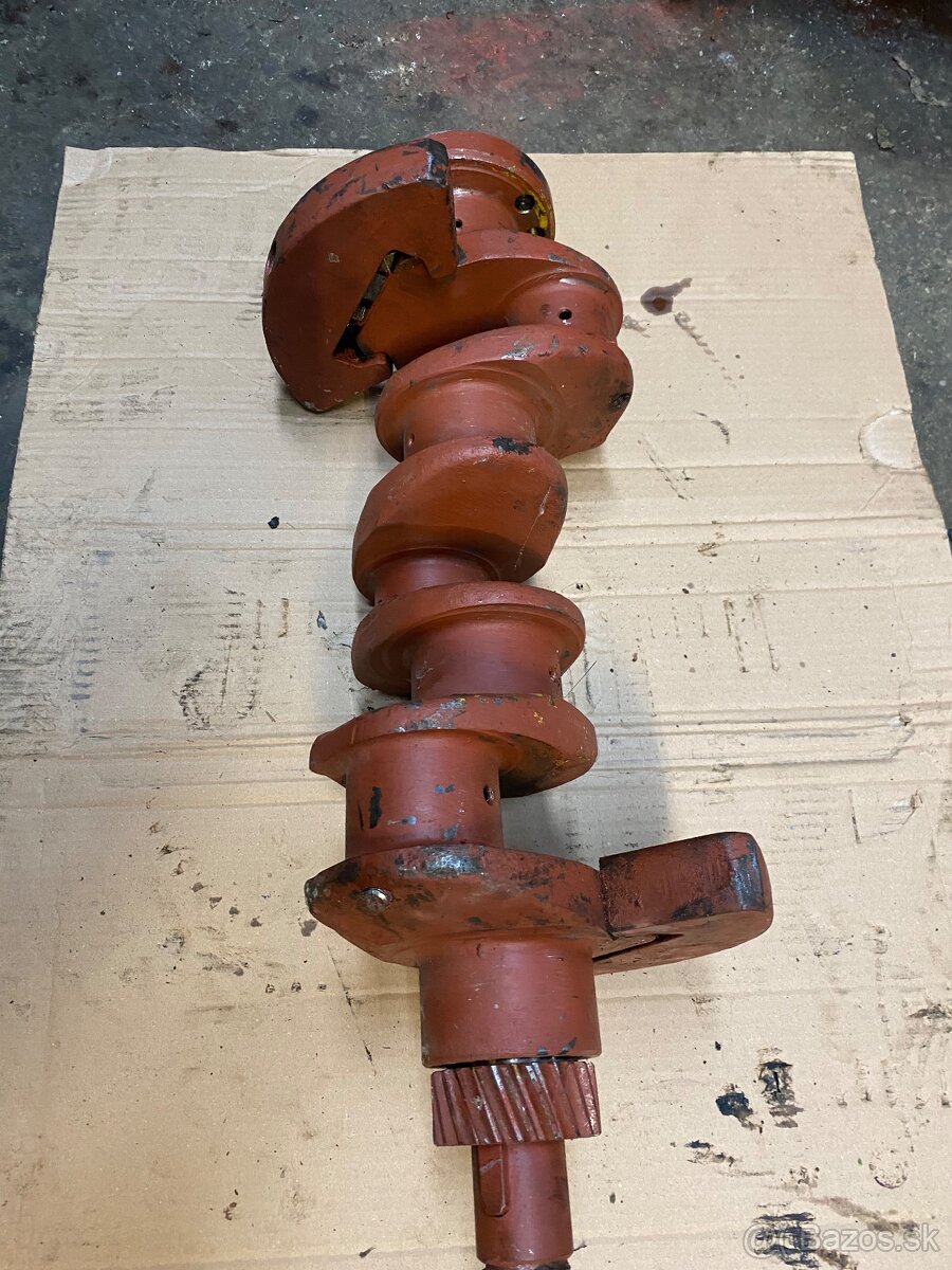 Zetor kľukový hriadel 3 a a 4 valec