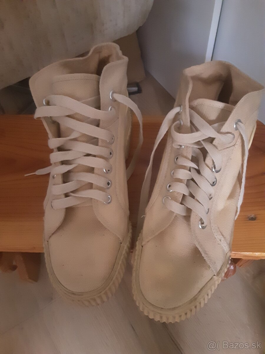 Predaj topánok č.37