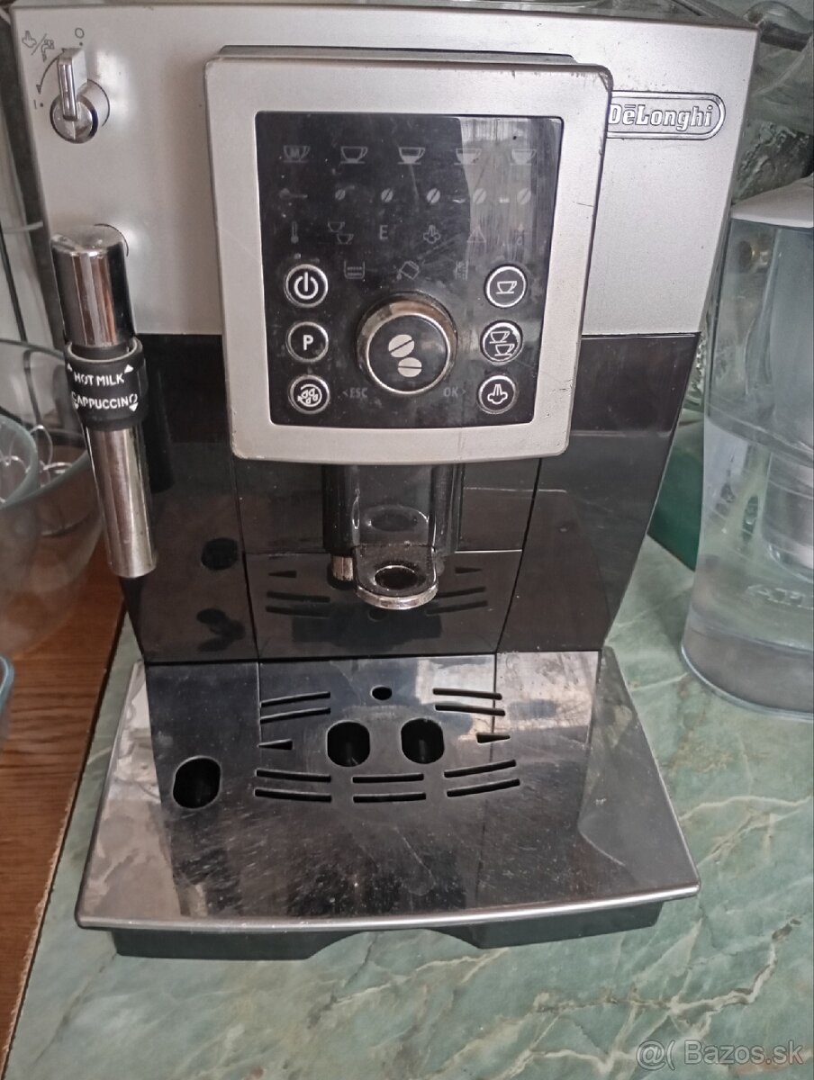 Kávovar delonghi