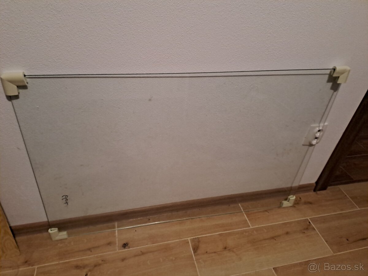 Tvrdene Sklo na stol